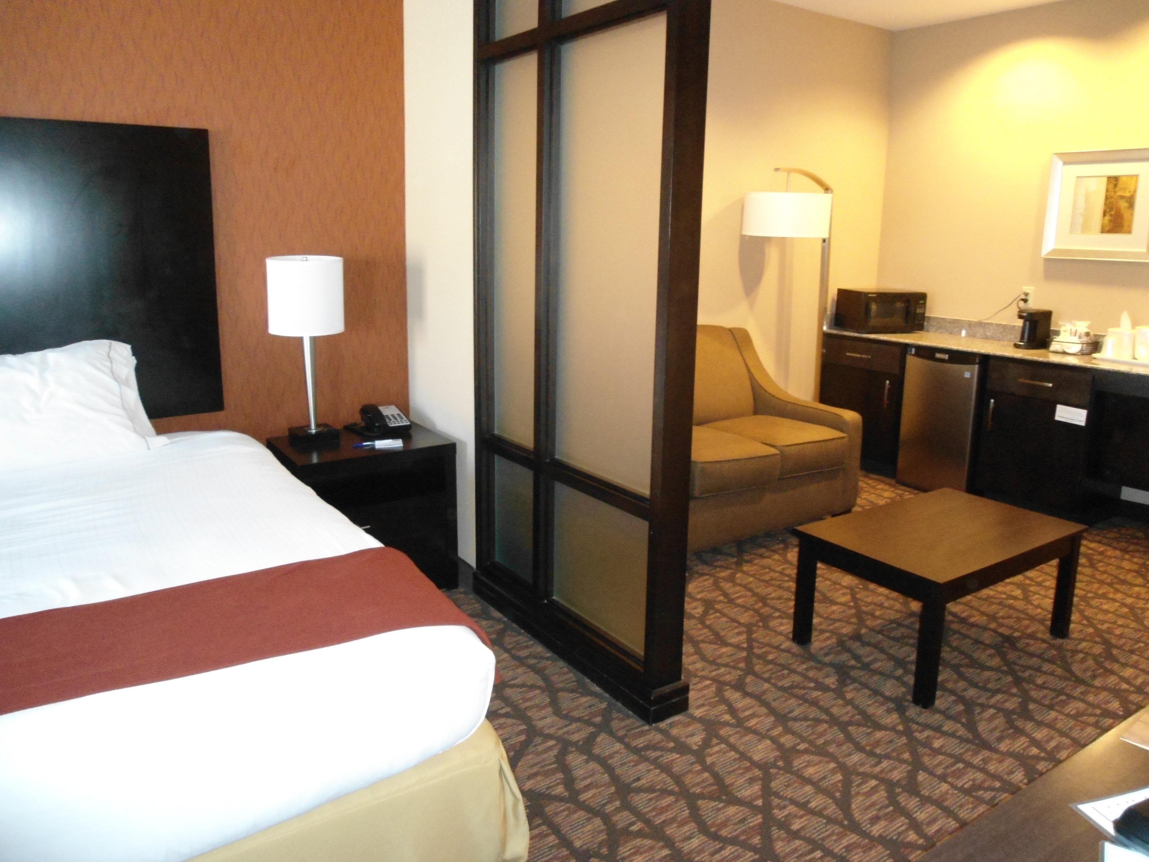Holiday Inn Express And Suites Alpine By Ihg Eksteriør billede