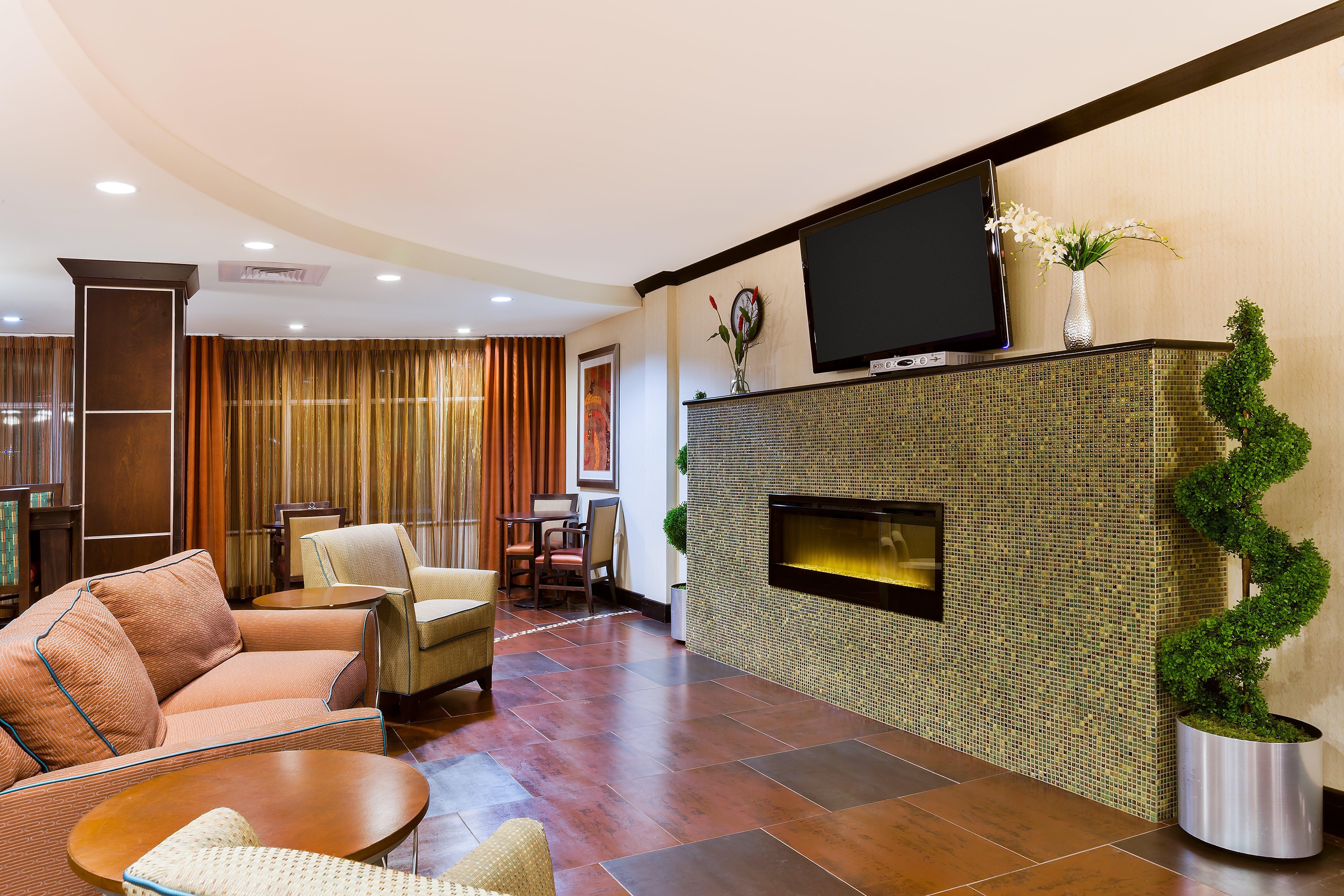 Holiday Inn Express And Suites Alpine By Ihg Eksteriør billede