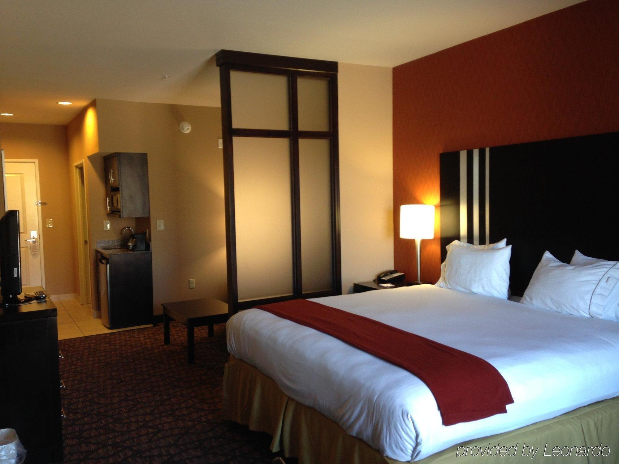 Holiday Inn Express And Suites Alpine By Ihg Eksteriør billede